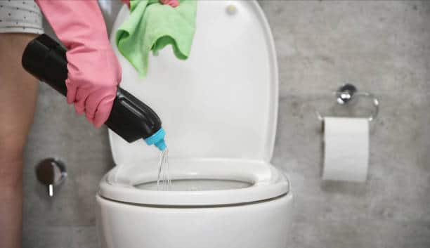 detartrer WC produit chimique